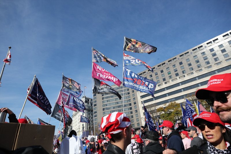 ABD'nin başkentinde yüz binlerce Trump taraftarı yürüdü