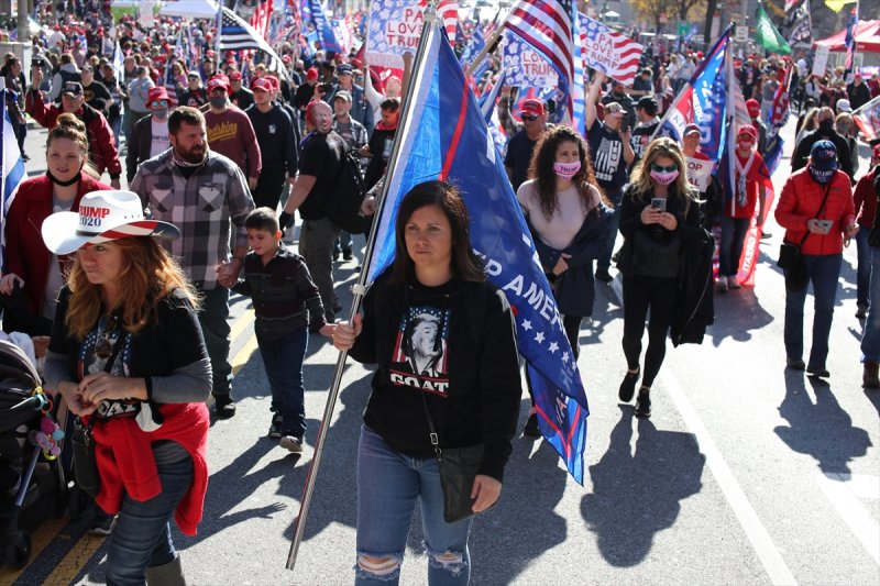 ABD'nin başkentinde yüz binlerce Trump taraftarı yürüdü