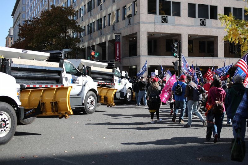 ABD'nin başkentinde yüz binlerce Trump taraftarı yürüdü
