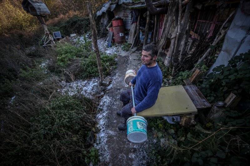 Uludağ'da 7 yıldır teknolojiden uzak yaşayan maratoncu