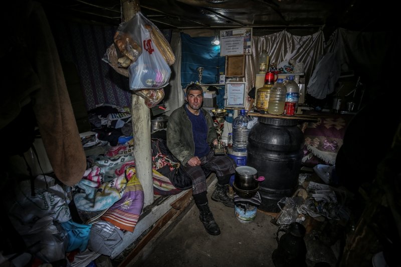 Uludağ'da 7 yıldır teknolojiden uzak yaşayan maratoncu