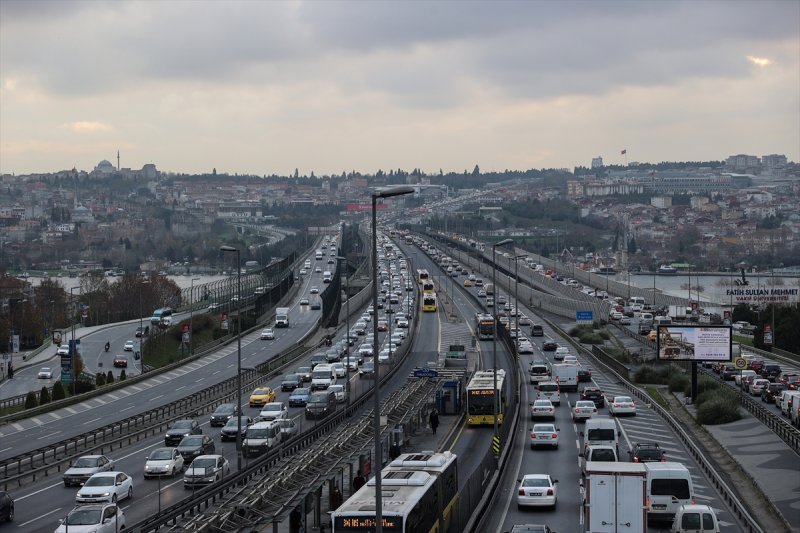 İstanbul'da kısıtlama öncesinde trafik yoğunluğu