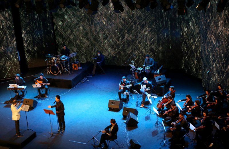 İran'da korona günlerinde online konser