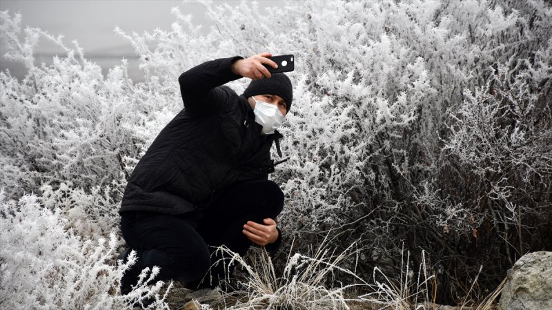 Sivas'ta kırağı ve sis, büyüleyici görüntüleri ortaya çıkardı