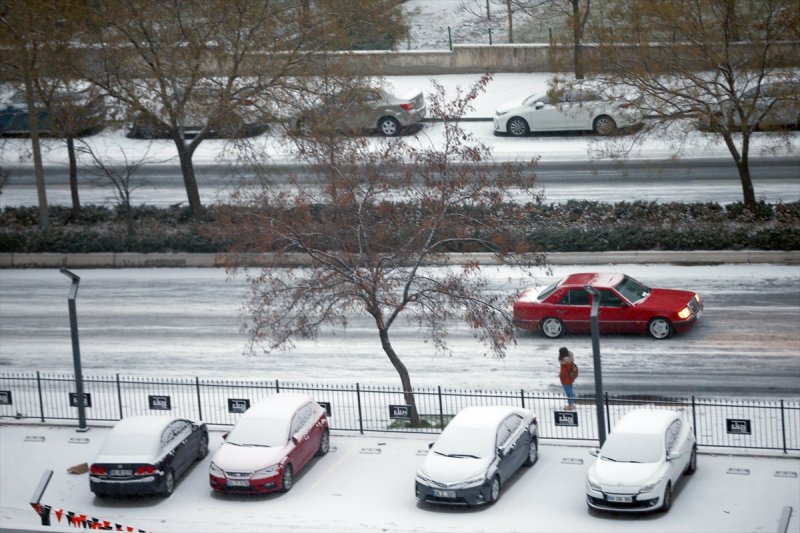 Ankara'ya kar yağdı