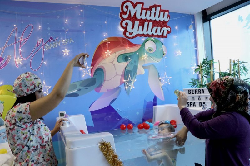 Diyarbakır'da bebeklere jakuzi ve masajla gelişim desteği