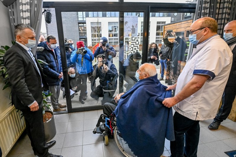 Belçika'da koronavirüs aşılamaları başladı