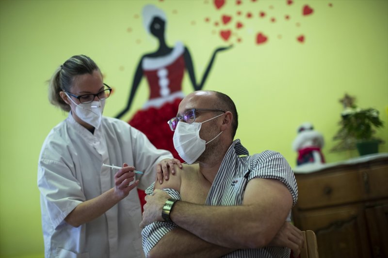 Belçika'da koronavirüs aşılamaları başladı