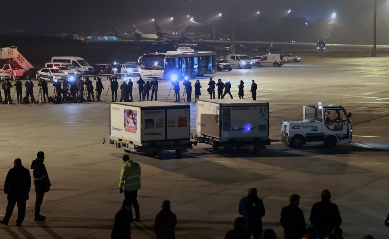 Koronavirüs aşıları Türkiye'ye geldi