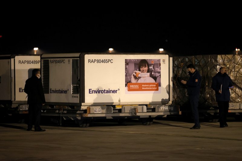 Koronavirüs aşıları Türkiye'ye geldi