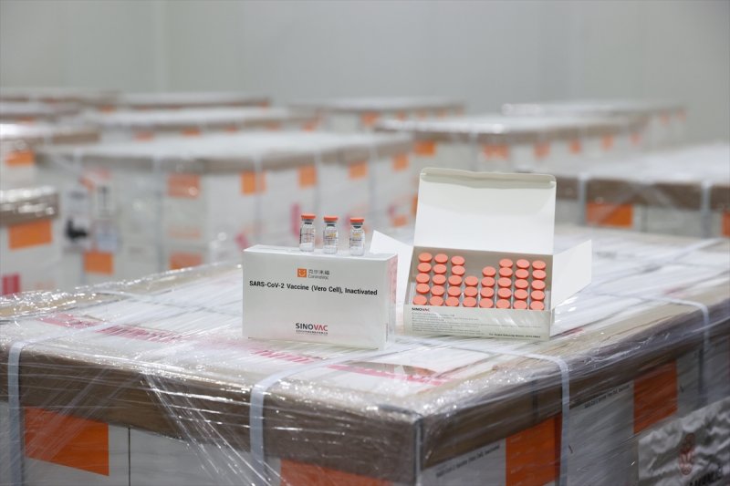 Depolardaki koronavirüs aşısı görüntülendi