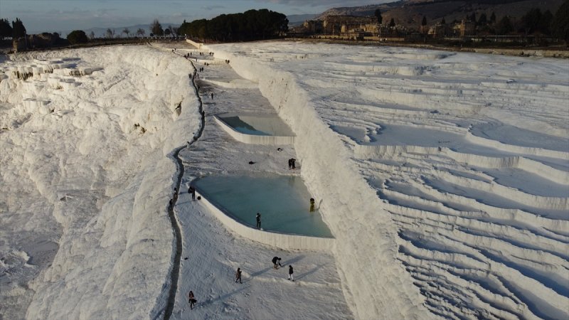Pamukkale'yi 11 günde 6 bin 850 kişi ziyaret etti