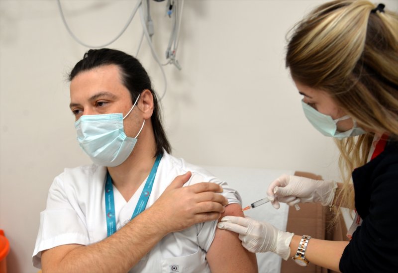 Türkiye'de koronavirüs aşısı 