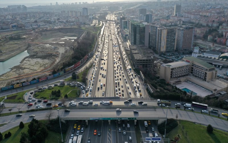 İstanbul'da kısıtlama öncesi yoğunluk