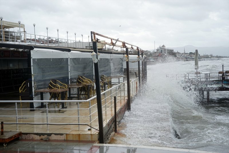 Edremit Körfezi'nde balıkçı tekneleri battı