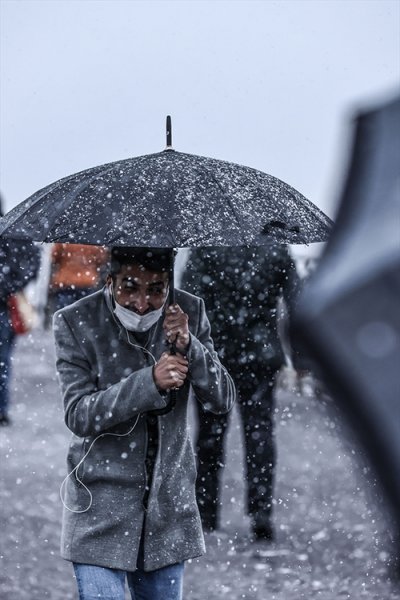 Kar yağışı, İstanbul'a giriş yaptı