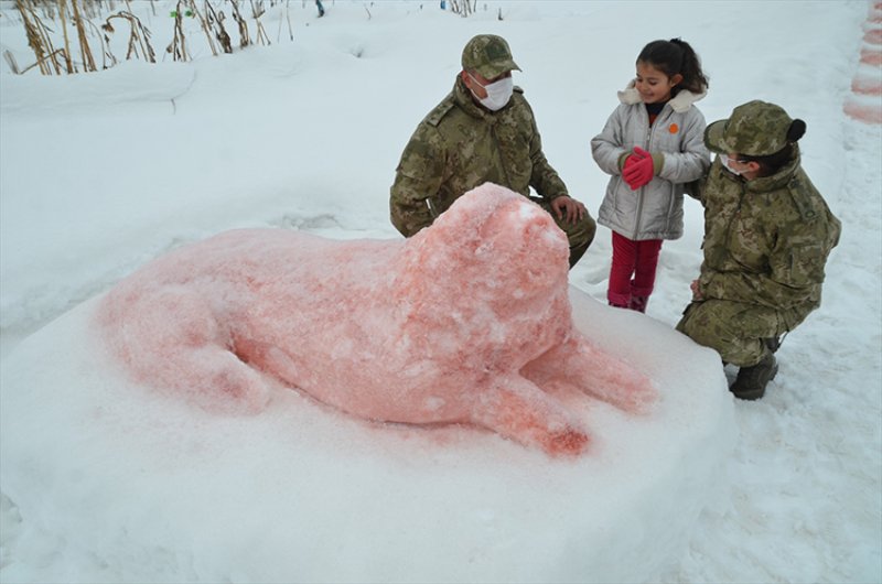 Kardan Anıtkabir yapan aileye Ankara daveti