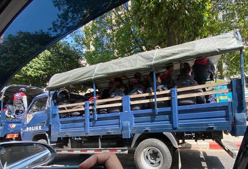 Myanmar ordusu yönetime el koydu