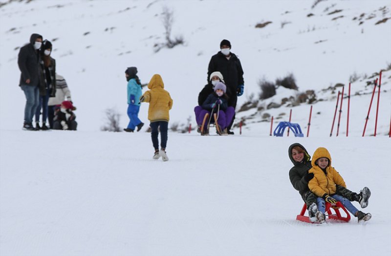 Denizli'de kayak sezonu açıldı