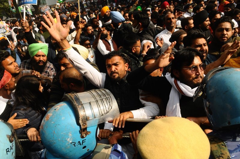 Hindistan'da çiftçilerden gösteri