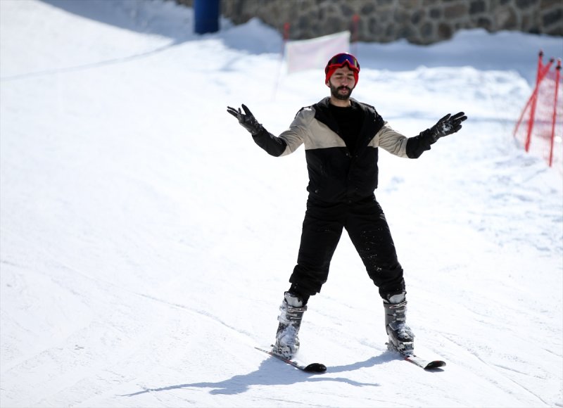 Turistler, Palandöken'e akın etti