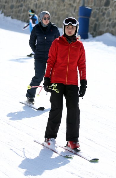 Turistler, Palandöken'e akın etti