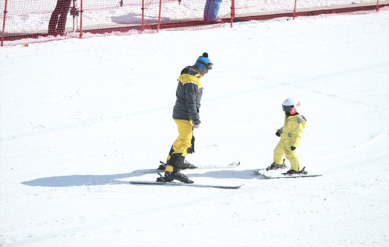 Turistler, Palandöken'e akın etti