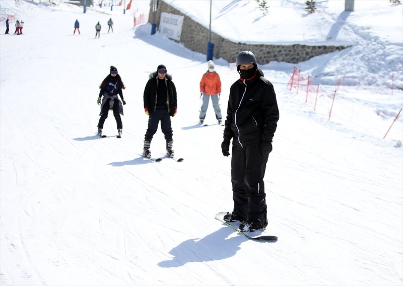 Turistler, Palandöken'e akın etti