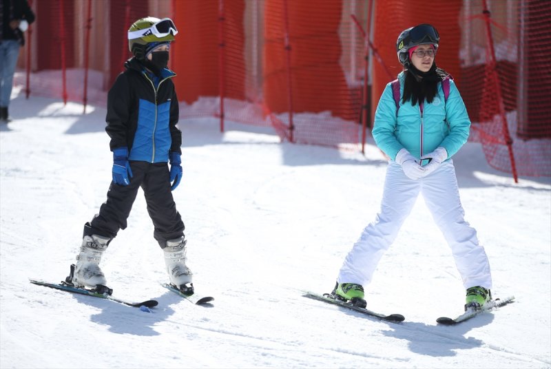 Turistler, Palandöken'e akın etti