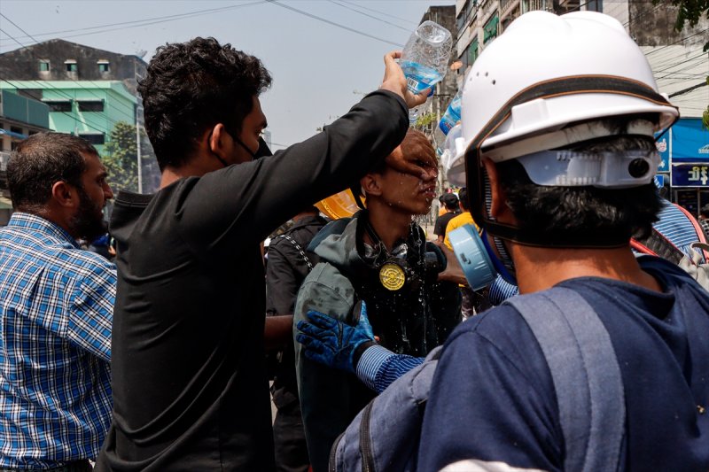 Myanmar'da darbeye karşı protestolar sürüyor