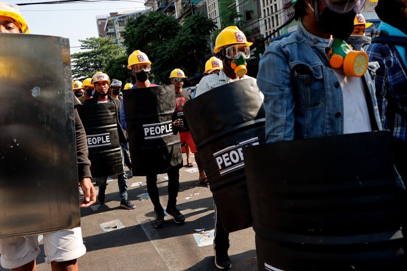 Myanmar'da darbeye karşı protestolar sürüyor