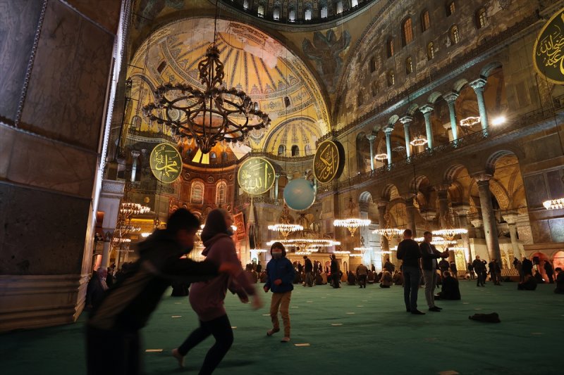 Ayasofya-i Kebir Cami-i Şerifi'nde Mirac gecesi idrak edildi