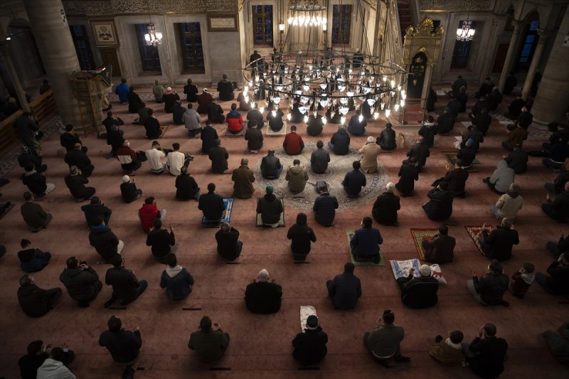 Berat Kandili yurt genelinde idrak edildi