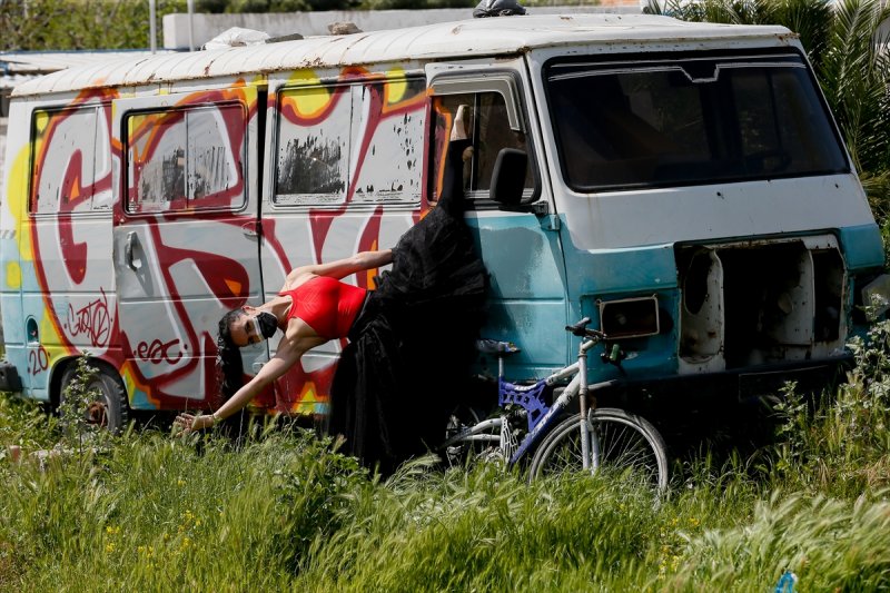 İzmir'de meydanlar sahneye dönüştü