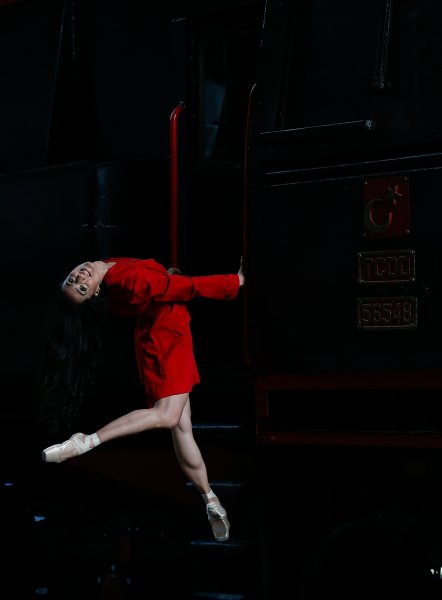 İzmir'de meydanlar sahneye dönüştü