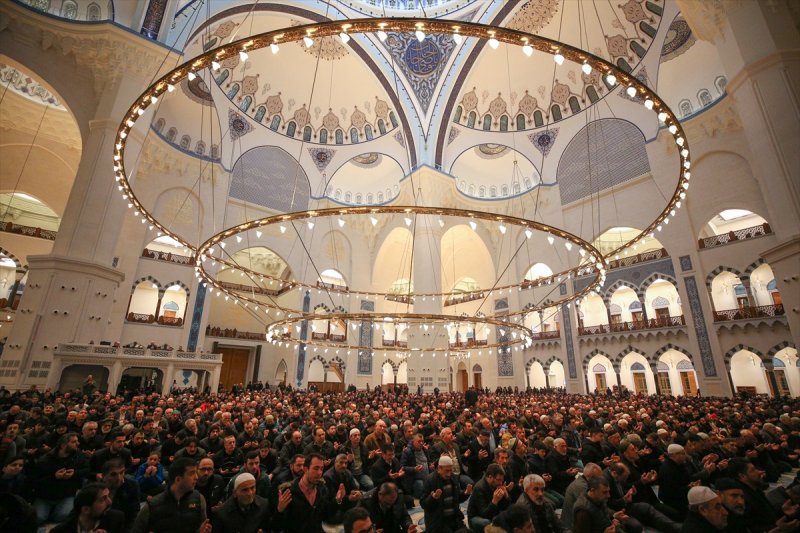 Büyük Çamlıca Camisi'ne 2 yılda 12 milyon ziyaretçi