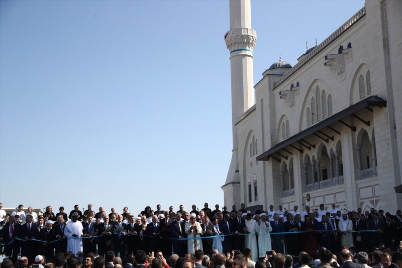 Büyük Çamlıca Camisi'ne 2 yılda 12 milyon ziyaretçi