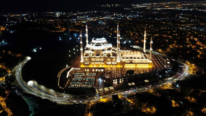Büyük Çamlıca Camisi'ne 2 yılda 12 milyon ziyaretçi
