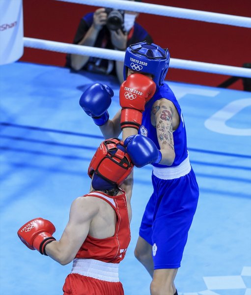 Milli boksör Buse Naz Çakıroğlu Tokyo'da finalde
