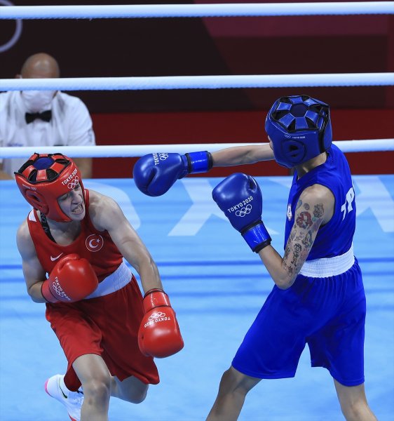 Milli boksör Buse Naz Çakıroğlu Tokyo'da finalde