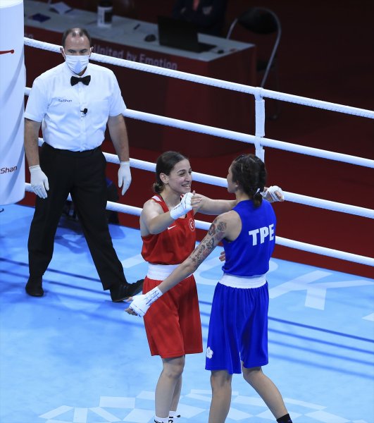 Milli boksör Buse Naz Çakıroğlu Tokyo'da finalde