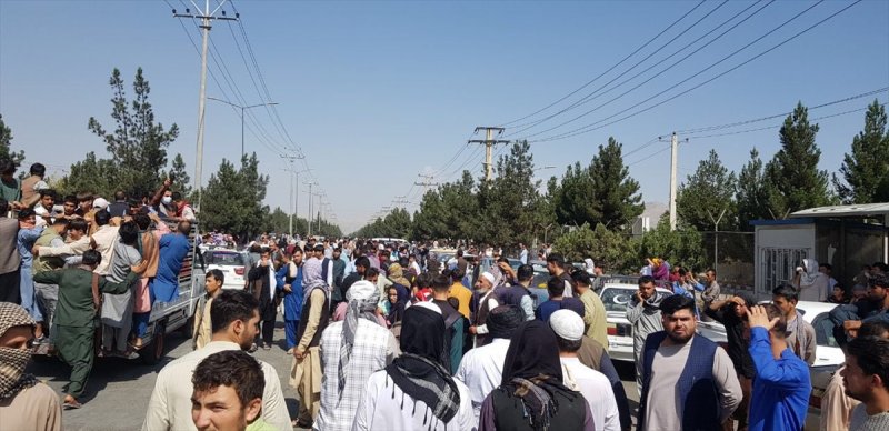 Kabil'de kaçış izdihamı