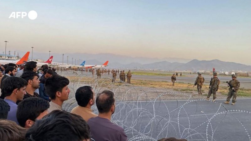 Kabil'de kaçış izdihamı