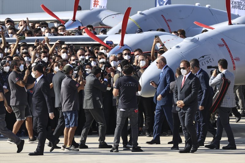 AKINCI TİHA, TSK'ya teslim edildi