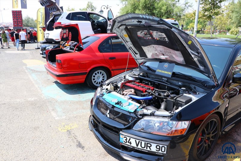 Modifiye araç tutkunları Tekirdağ'da bir araya geldi 