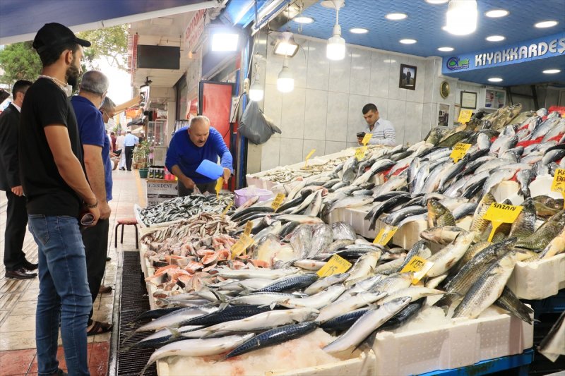Balıklar, tezgahlardaki yerlerini aldı