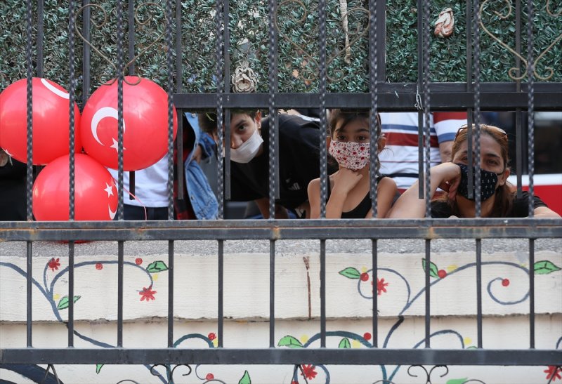 Yüz yüze eğitime geçilmesiyle okulların açılışından ilk kareler