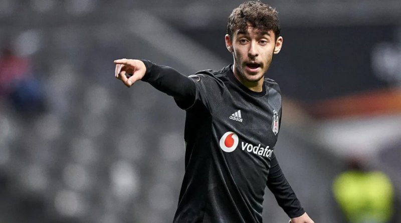4 büyüklerden giden oyuncular