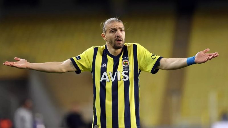 4 büyüklerden giden oyuncular