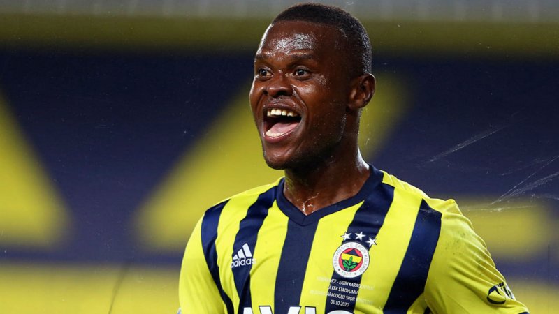 4 büyüklerden giden oyuncular